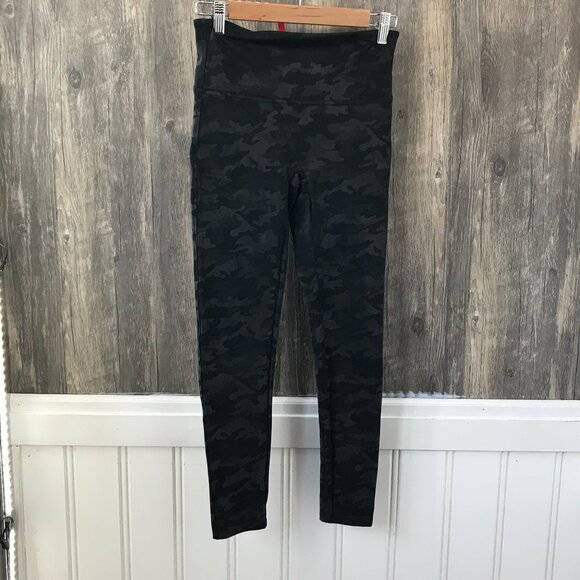 Spanx black camo leggings size M - Picture 1 of 5